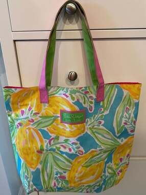 Lilly Pulitzer for Estee Lauder Yellow Lemons Canvas Beach Market Tote Bag